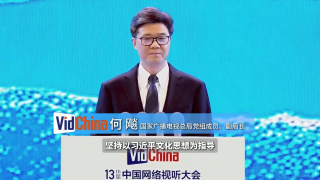 一女被三男c到高潮